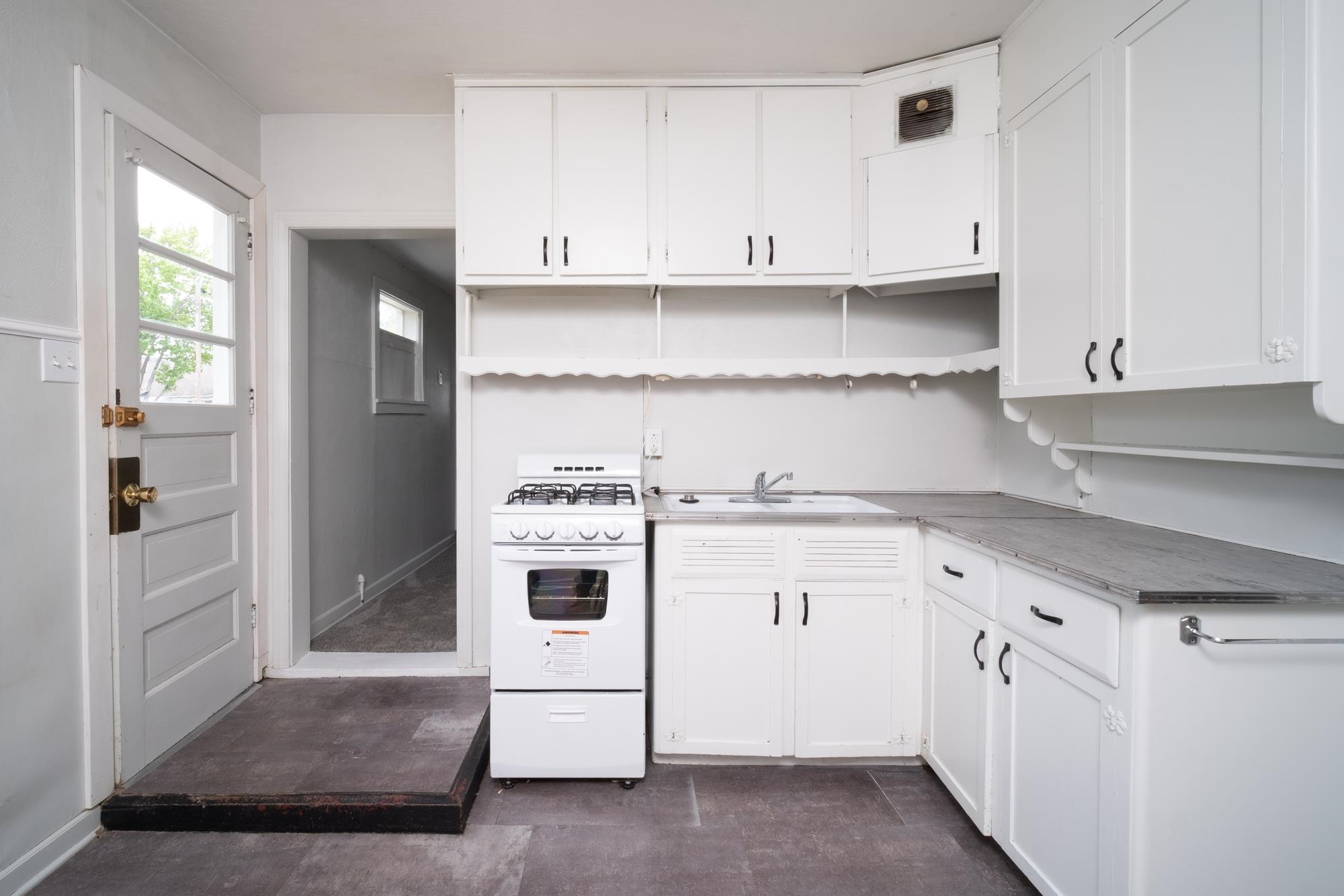 319 Belteberg Road Loves Park, IL 61111 - Photo 3 of 12 Gallery Image 3