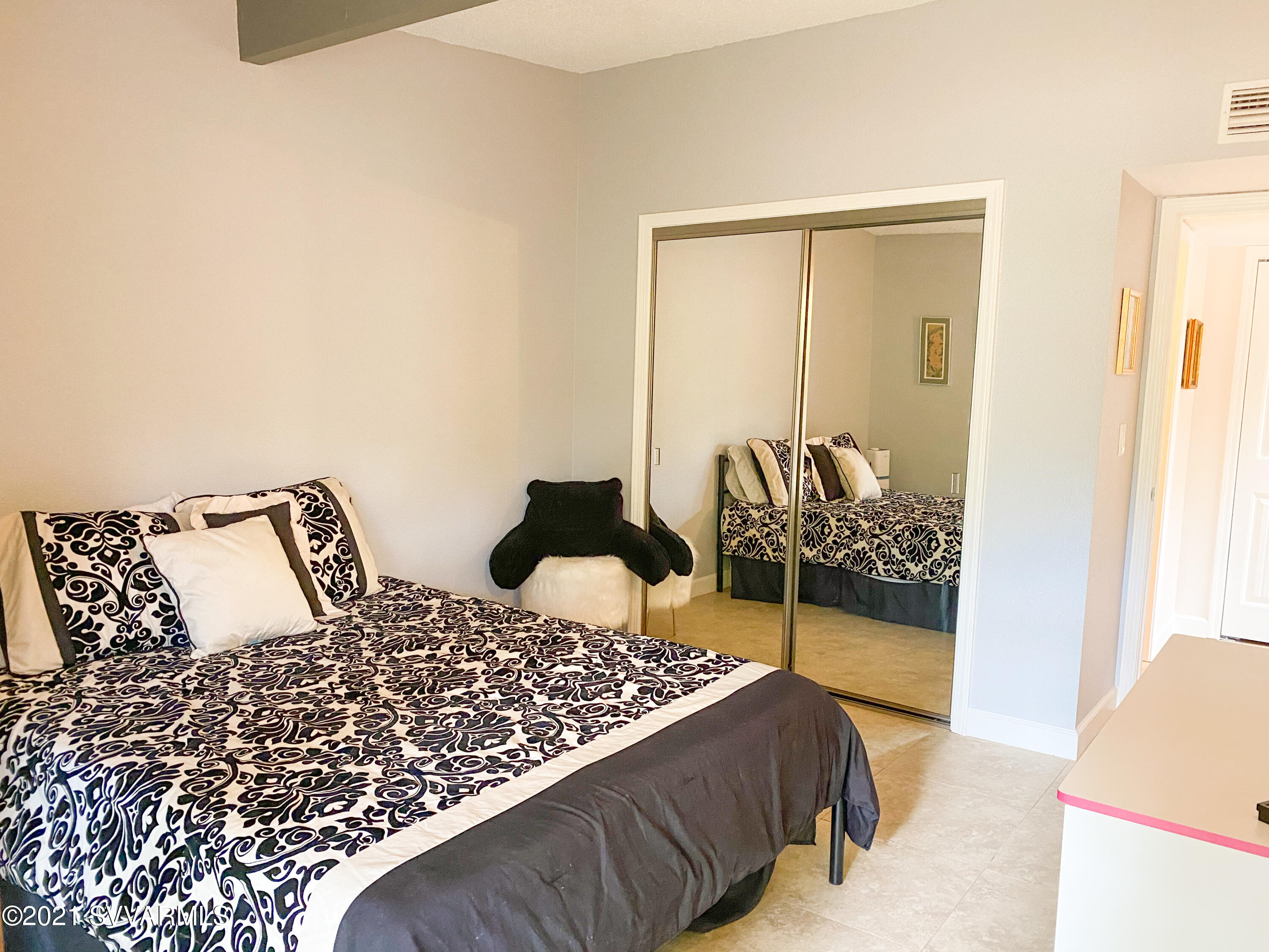 130 Castle Rock Road, Unit 50 Sedona, AZ 86351 - Photo 13 of 21 Guest bedroom