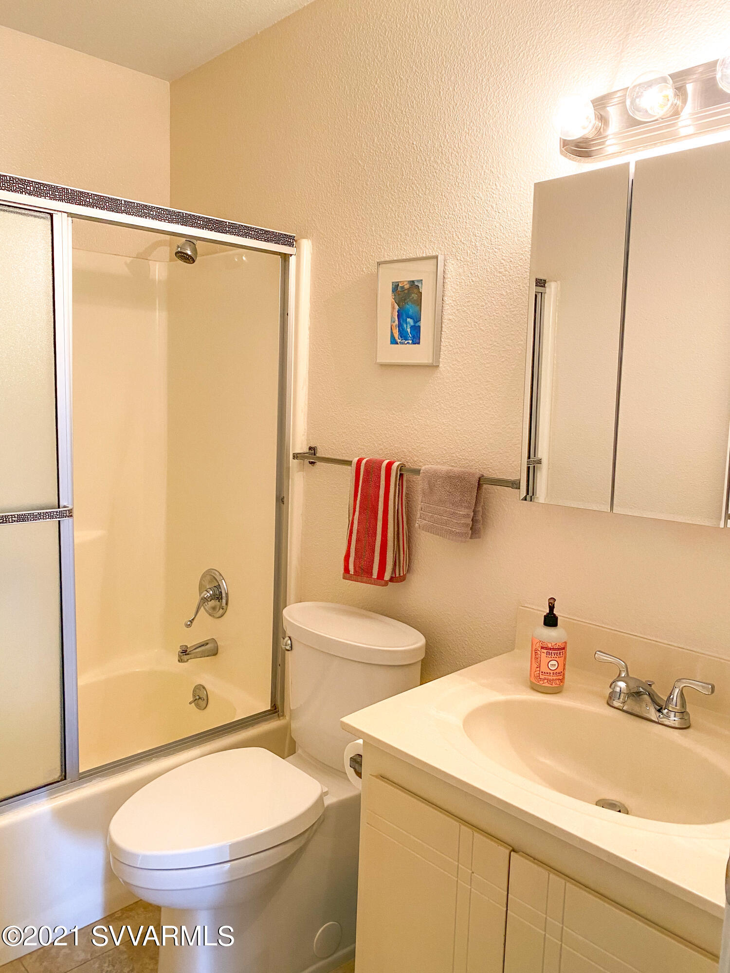 130 Castle Rock Road, Unit 50 Sedona, AZ 86351 - Photo 14 of 21 Guest bathroom