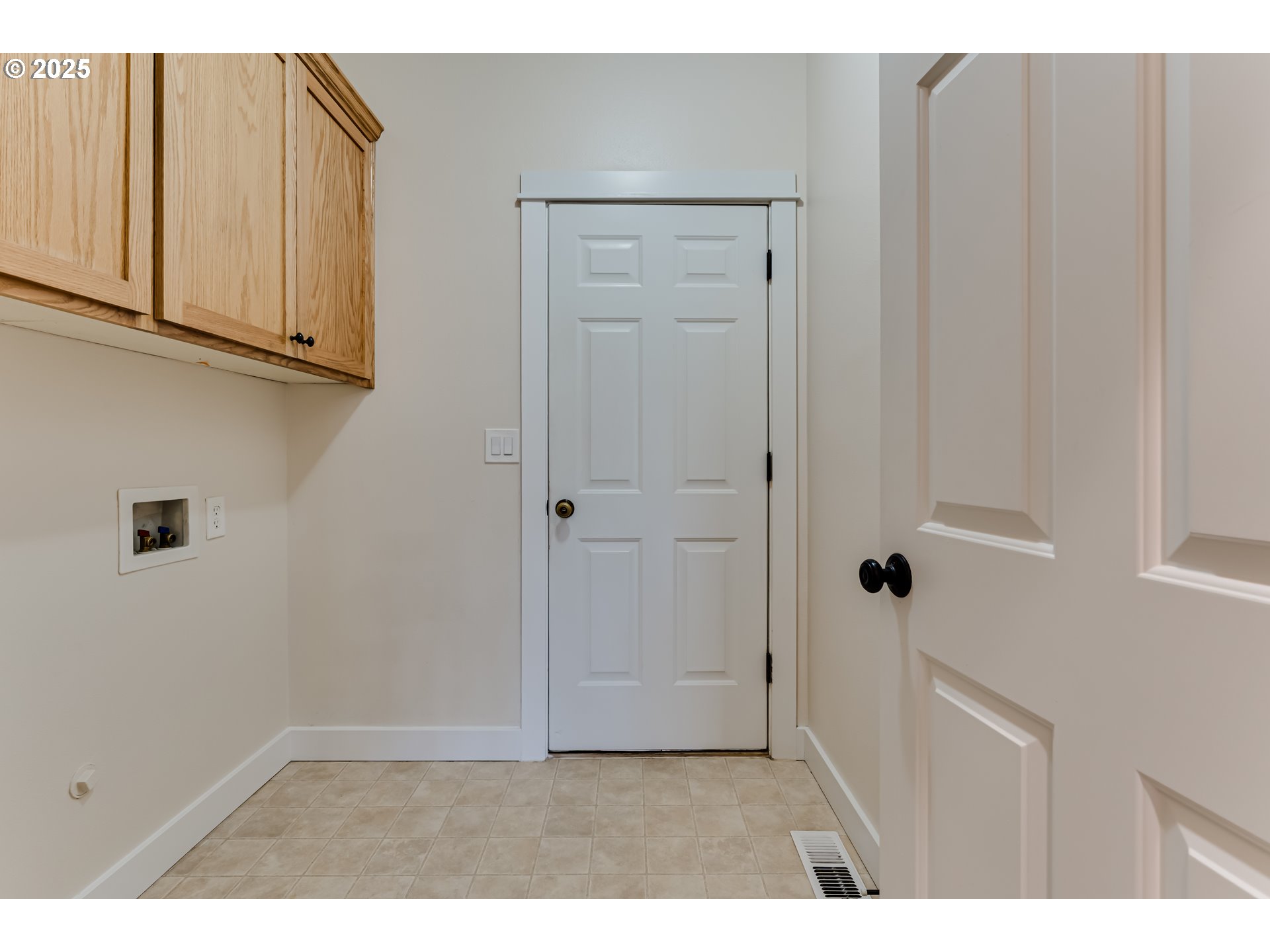 4699 Symphony Drive Eugene, OR 97404 - Photo 14 of 26