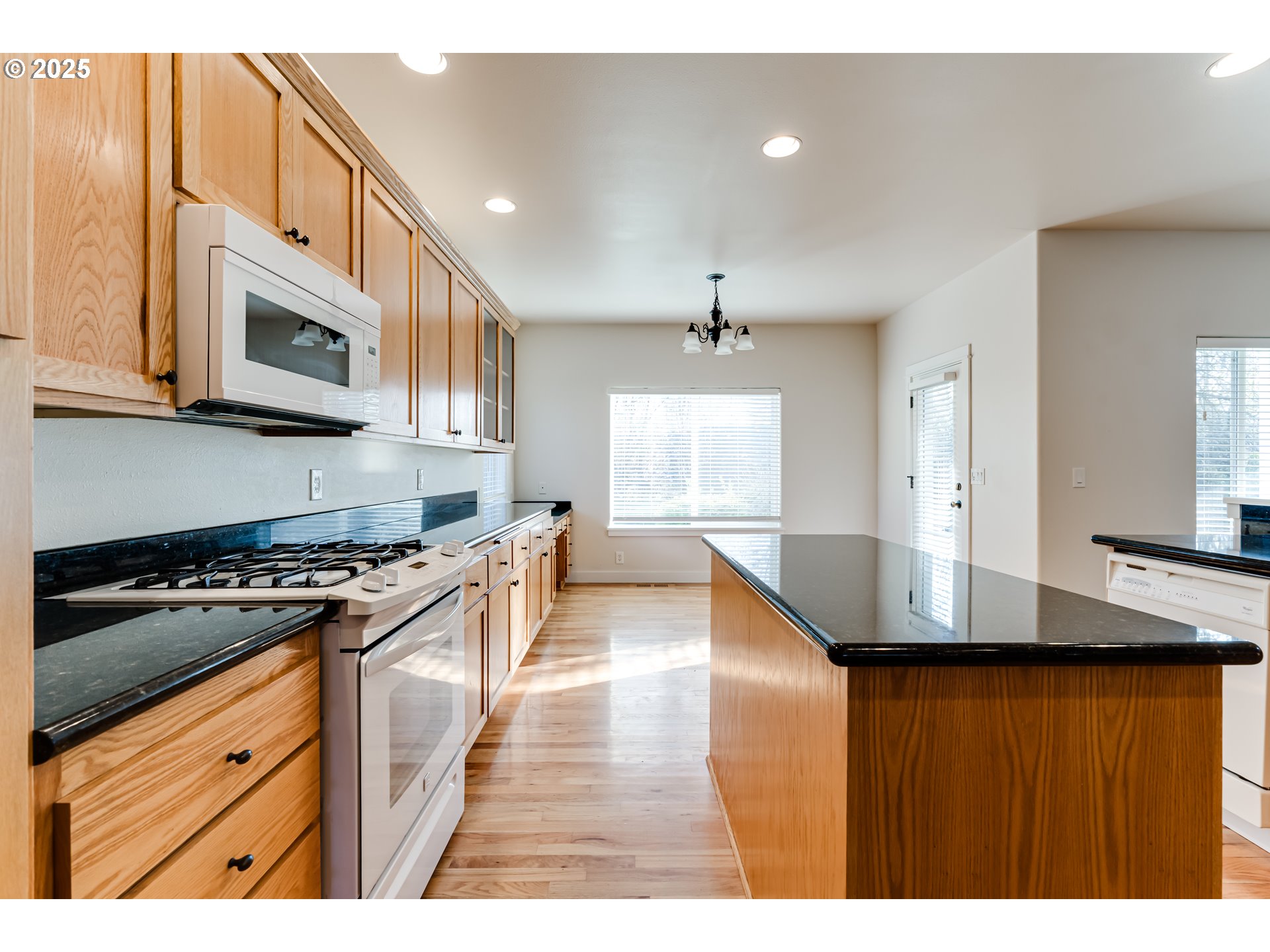 4699 Symphony Drive Eugene, OR 97404 - Photo 8 of 26