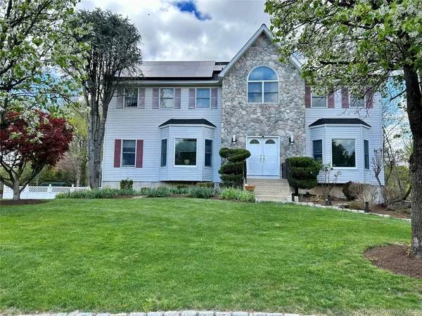 $1,169,000 | 10 Alex Court, West Nyack, NY 10994