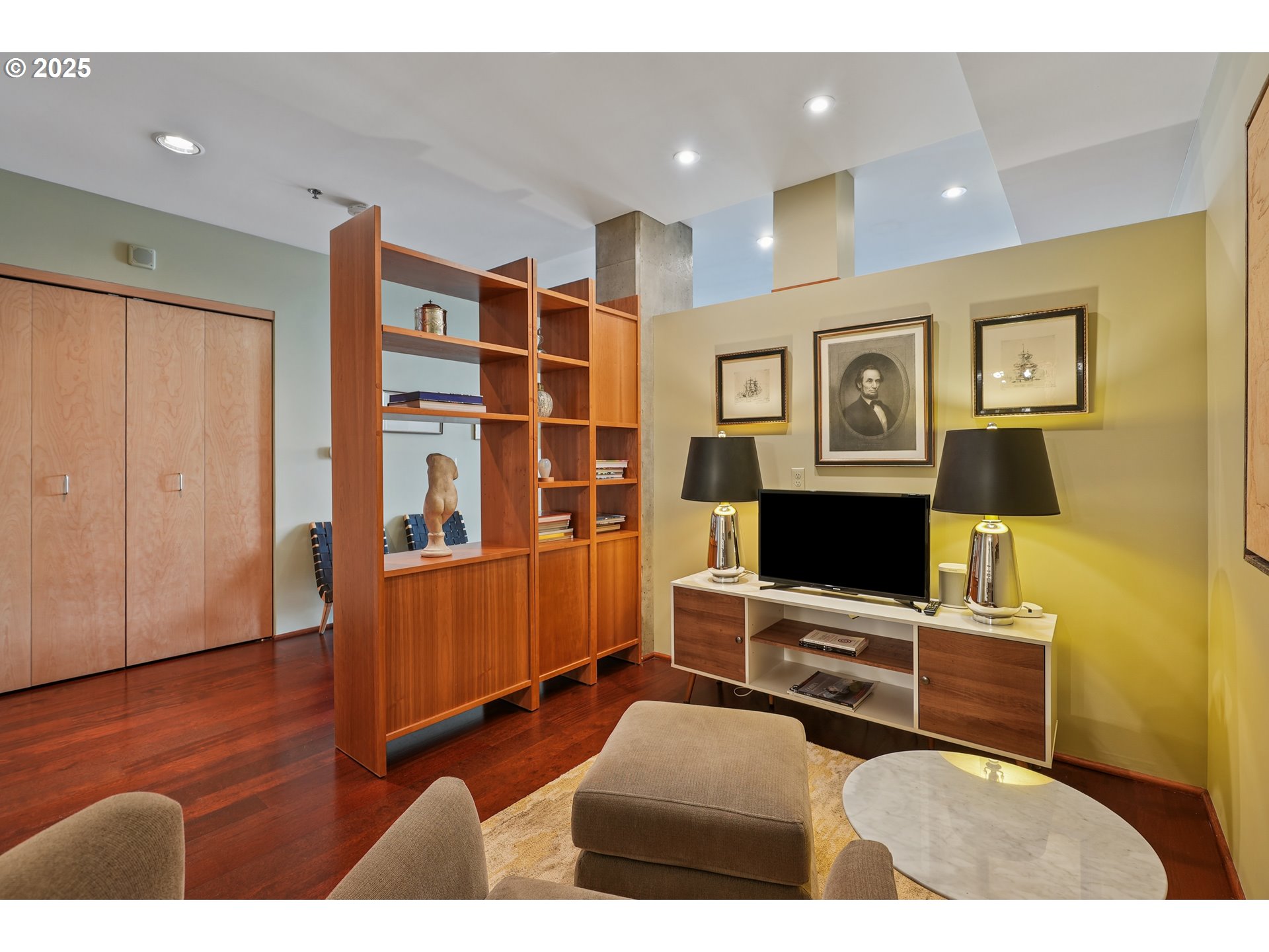 1221 Southwest 10th Avenue, Unit 1110 Portland, OR 97205 - Photo 20 of 28 Bedroom