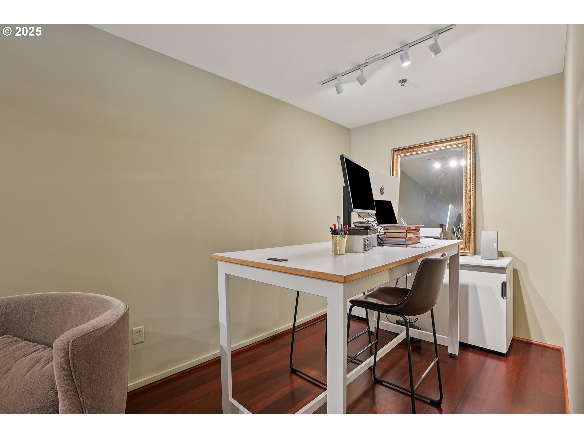 1221 Southwest 10th Avenue, Unit 1110 Portland, OR 97205 - Photo 21 of 28 Bedroom