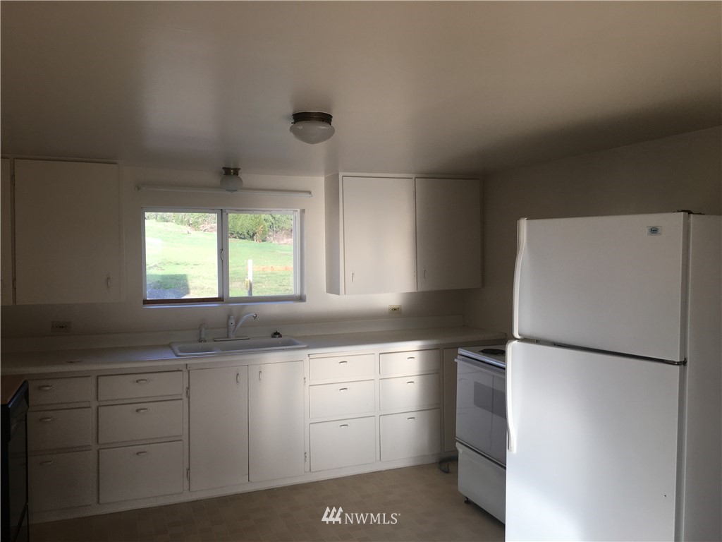 1516 West Badger Road Custer, WA 98240 - Photo 12 of 17