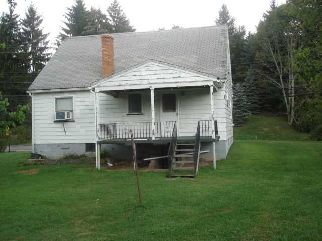 1219 Spring Run Road Extension Coraopolis, PA 15108 - Photo 10 of 11 Exterior Back.