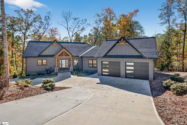 $990,000 | 709 Keowee Bay Circle, Salem, SC 29676