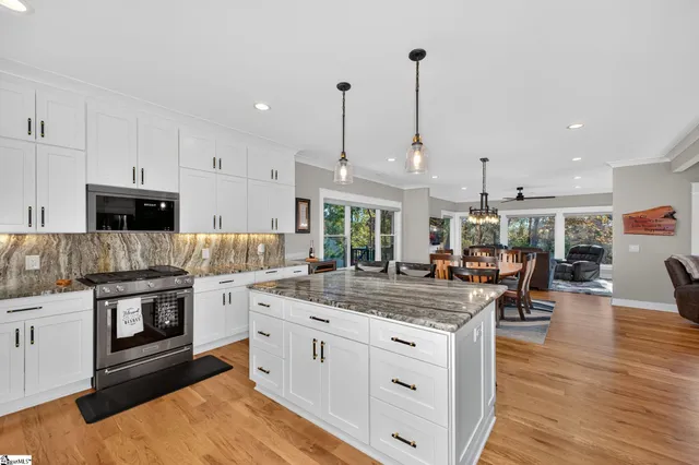 $990,000 | 709 Keowee Bay Circle, Salem, SC 29676