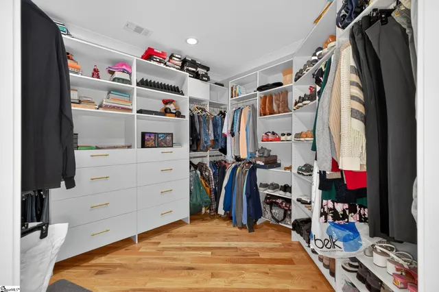 $990,000 | 709 Keowee Bay Circle, Salem, SC 29676