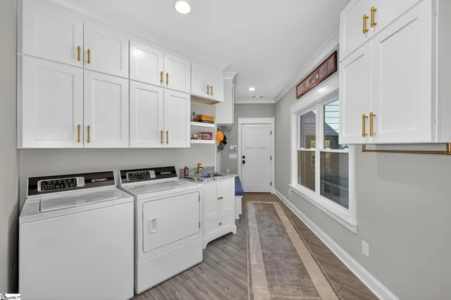 $990,000 | 709 Keowee Bay Circle, Salem, SC 29676