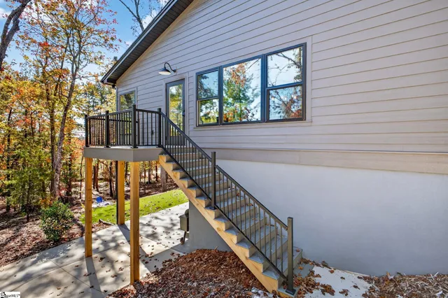 $990,000 | 709 Keowee Bay Circle, Salem, SC 29676