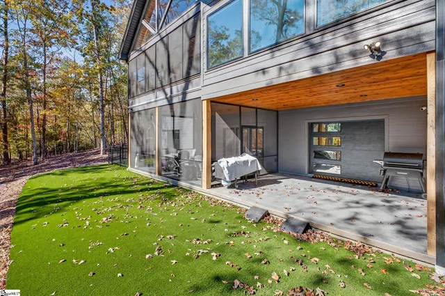 $990,000 | 709 Keowee Bay Circle, Salem, SC 29676