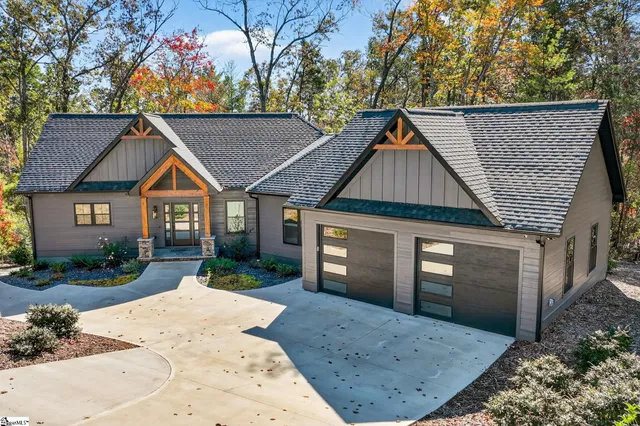 $990,000 | 709 Keowee Bay Circle, Salem, SC 29676