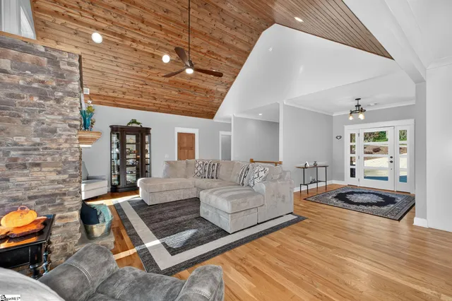 $990,000 | 709 Keowee Bay Circle, Salem, SC 29676