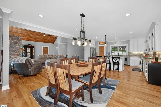 $990,000 | 709 Keowee Bay Circle, Salem, SC 29676