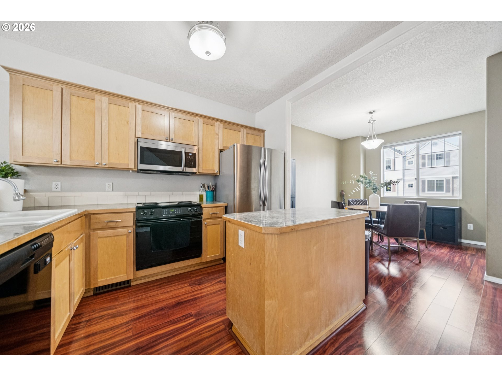17364 Southwest Novato Lane Beaverton, OR 97078 - Photo 10 of 29 Kitchen
