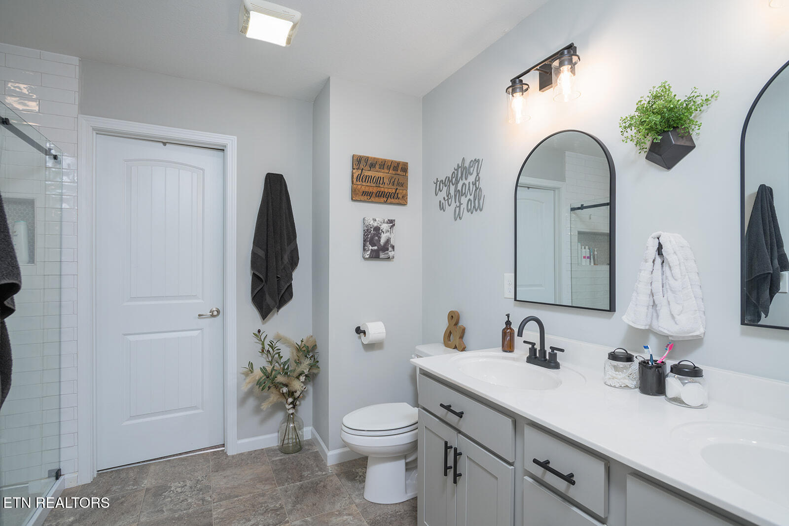 7474 Ladd Road Powell, TN 37849 - Photo 16 of 29 Primary Bathroom
