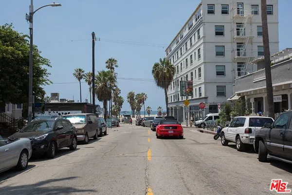 $2,500 | 40 Rose Avenue, Unit 3, Venice, CA 90291