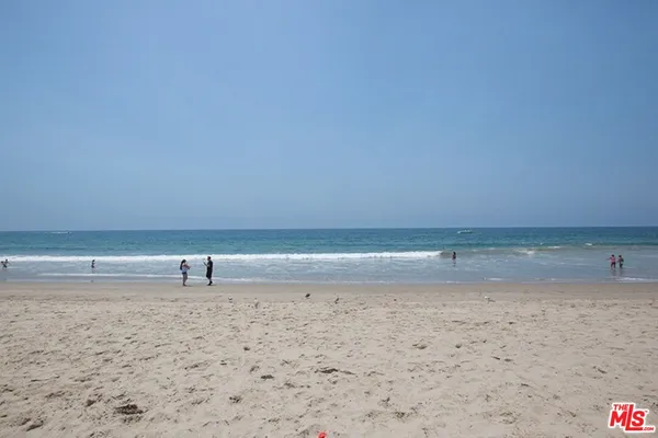 $2,500 | 40 Rose Avenue, Unit 3, Venice, CA 90291