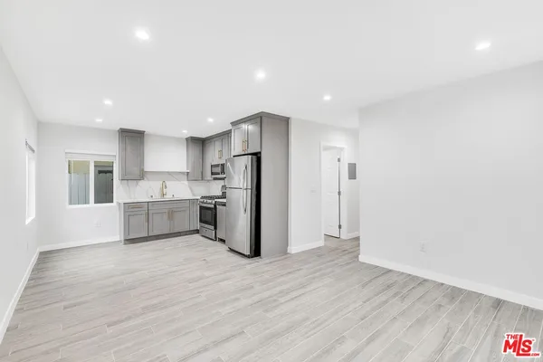 $2,500 | 40 Rose Avenue, Unit 3, Venice, CA 90291