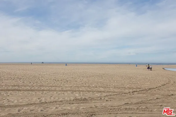 $2,500 | 40 Rose Avenue, Unit 3, Venice, CA 90291