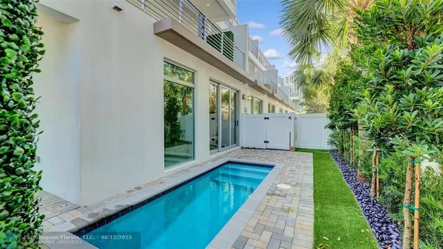 $1,874,950 | 5 Southeast 11th Avenue, Unit 5, Fort Lauderdale, FL 33301