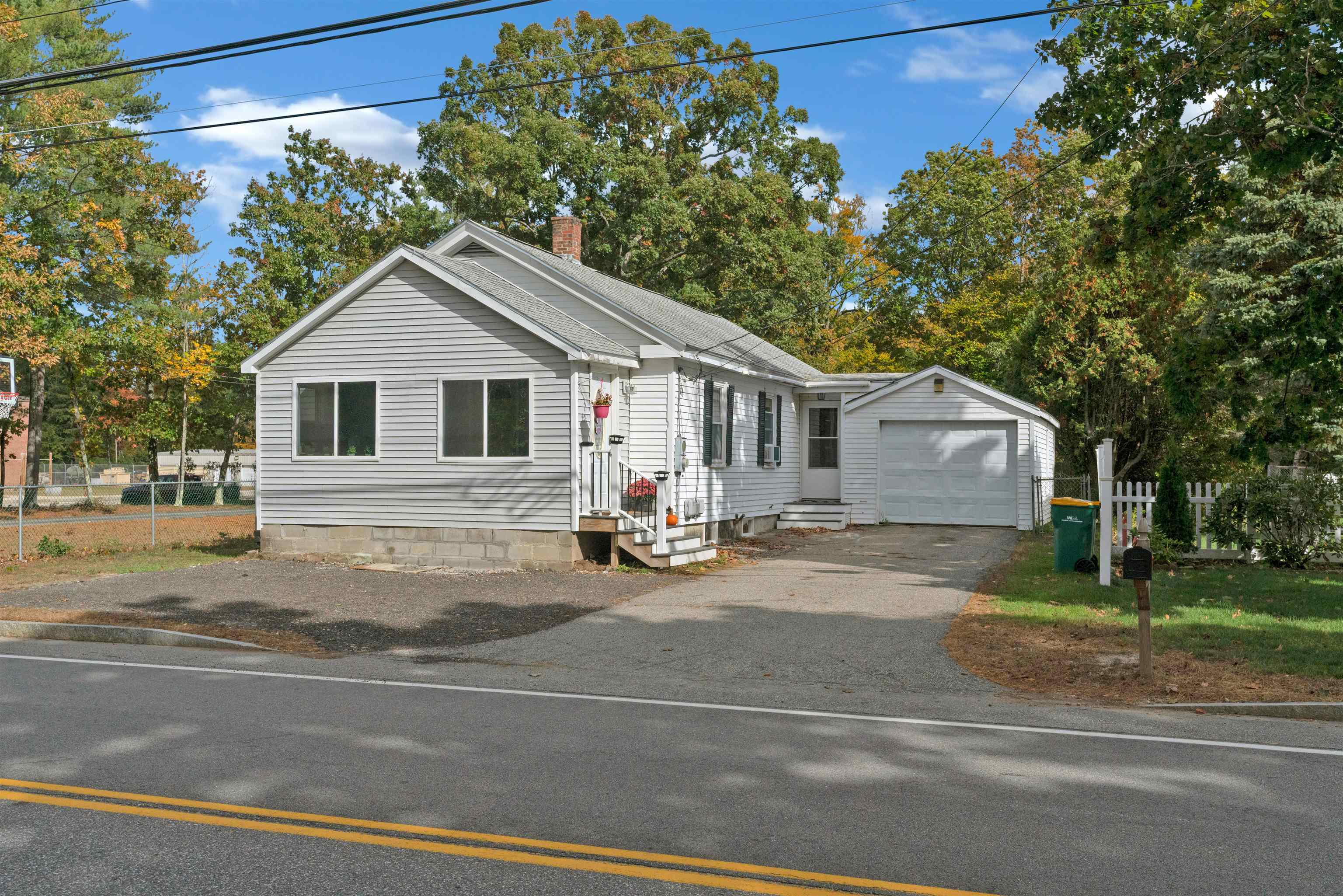 118 Brock Street Rochester, NH 03867 - Photo 2 of 34