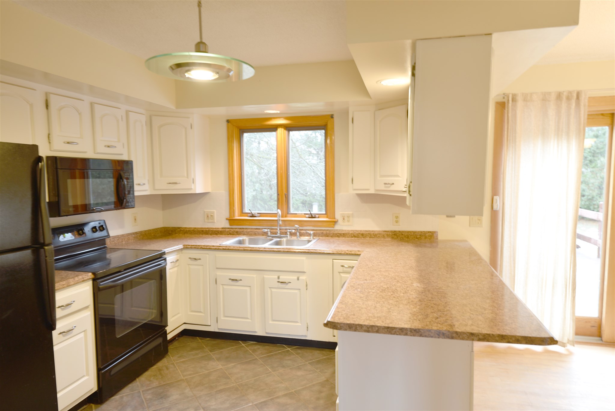 655 Porters Point Road, Unit B Colchester, VT 05446 - Photo 2 of 12 Gallery Image 2