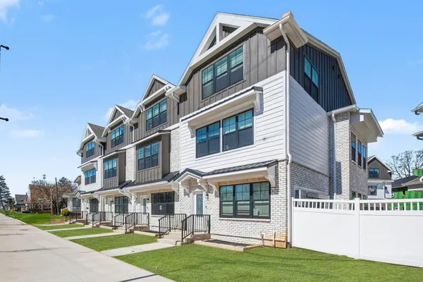 $1,200,000 | 749 South Bend Avenue, South Bend, IN 46617