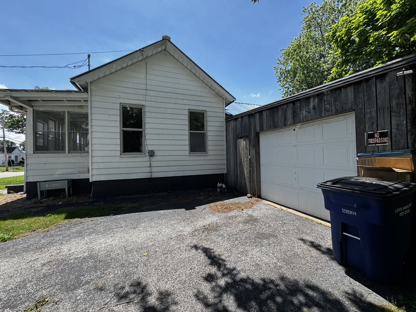 545 North Division Street Du Quoin, IL 62832 - Photo 3 of 17 a front view of house