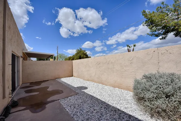 $1,295 | 8574 East Indian School Road, Unit C, Scottsdale, AZ 85251