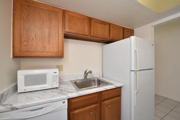 $1,295 | 8574 East Indian School Road, Unit C, Scottsdale, AZ 85251