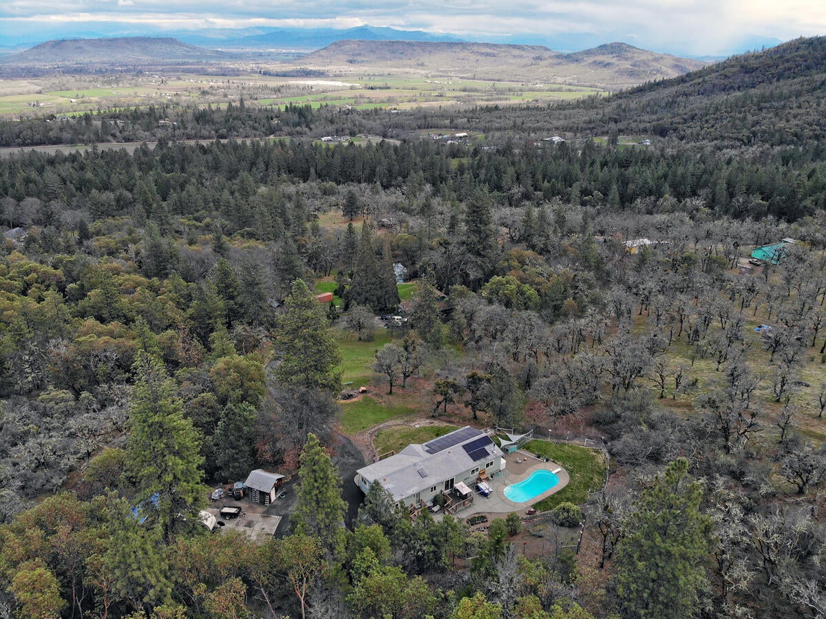 2323 Holcomb Springs Road Gold Hill, OR 97525 - Photo 47 of 53 2CADDCA6-5CBB-4F43-BF92-E2CA95F2D594