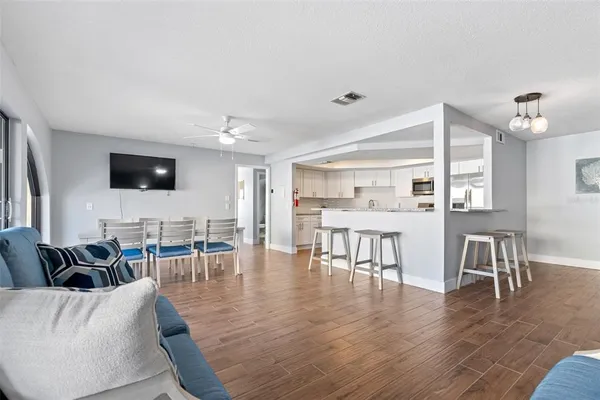 $410,000 | 371 Northwest 14th Place, Crystal River, FL 34428