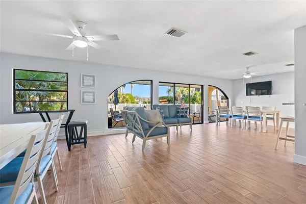 $410,000 | 371 Northwest 14th Place, Crystal River, FL 34428