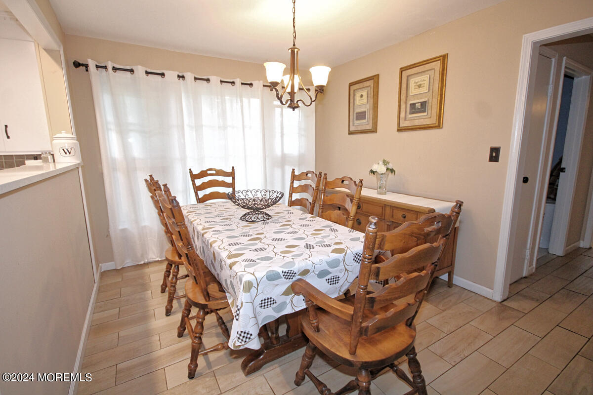 7 Taylor Road Matawan, NJ 07747 - Photo 8 of 33 a dining room with furniture and window