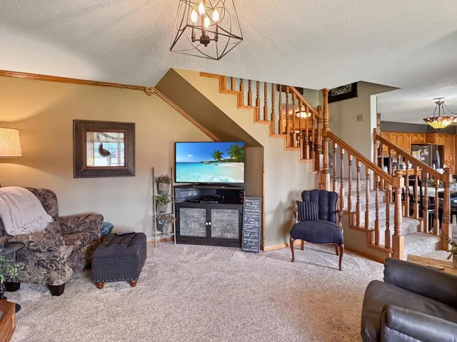 $610,000 | 1186 County Road 118, Lake Benton, MN 56149