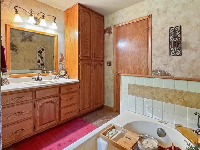 $610,000 | 1186 County Road 118, Lake Benton, MN 56149