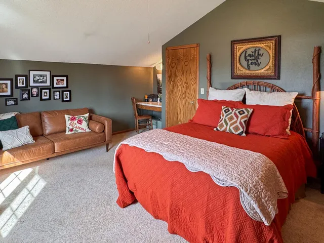 $610,000 | 1186 County Road 118, Lake Benton, MN 56149