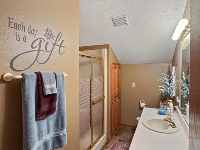 $610,000 | 1186 County Road 118, Lake Benton, MN 56149