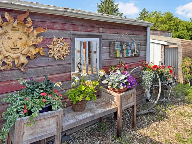 $610,000 | 1186 County Road 118, Lake Benton, MN 56149