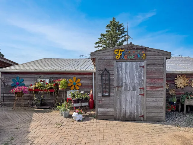 $610,000 | 1186 County Road 118, Lake Benton, MN 56149