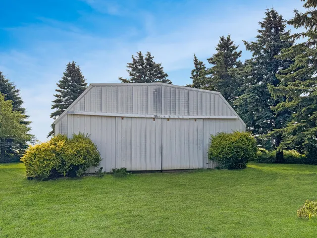 $610,000 | 1186 County Road 118, Lake Benton, MN 56149