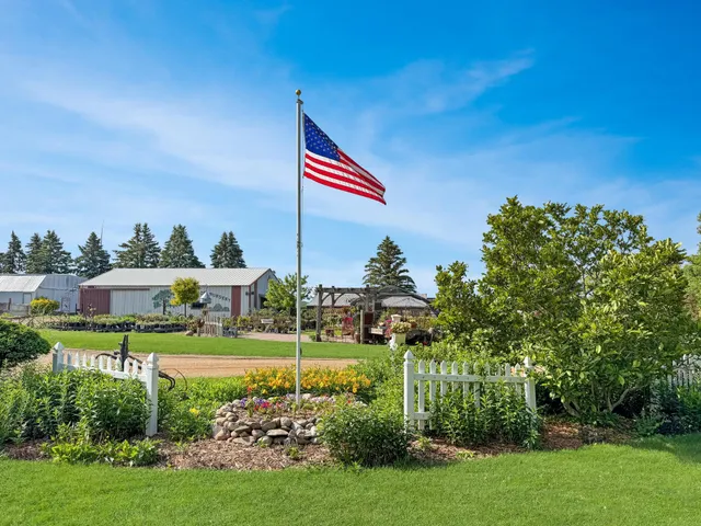 $610,000 | 1186 County Road 118, Lake Benton, MN 56149