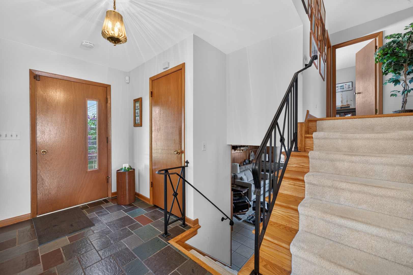 89 South Clarendon Avenue Addison, IL 60101 - Photo 17 of 67