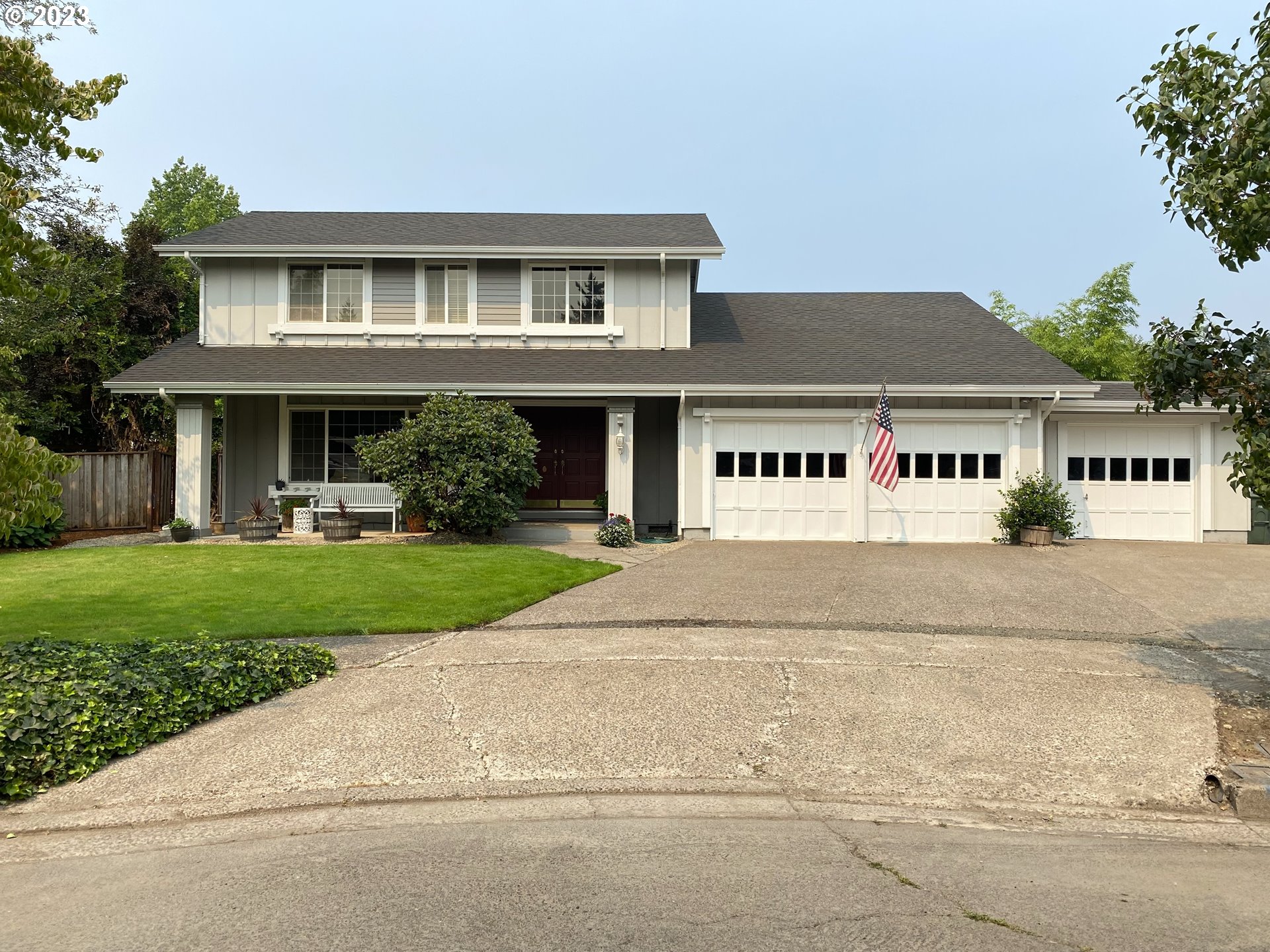 6566 E Street Springfield, OR 97478 - Photo 1 of 46 front view of house with a yard