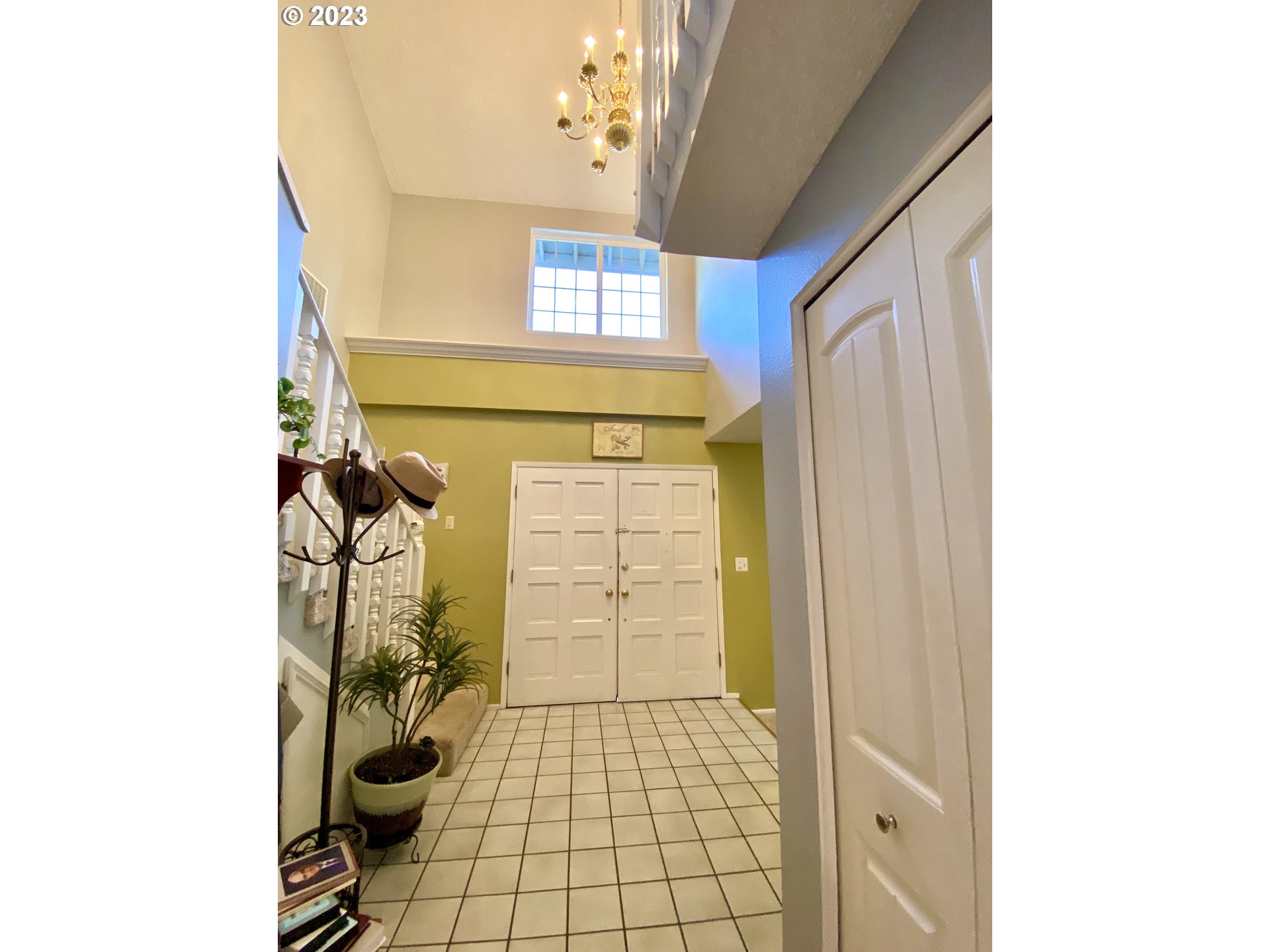 6566 E Street Springfield, OR 97478 - Photo 14 of 46 a view of a hallway with wooden floor and a bathroom