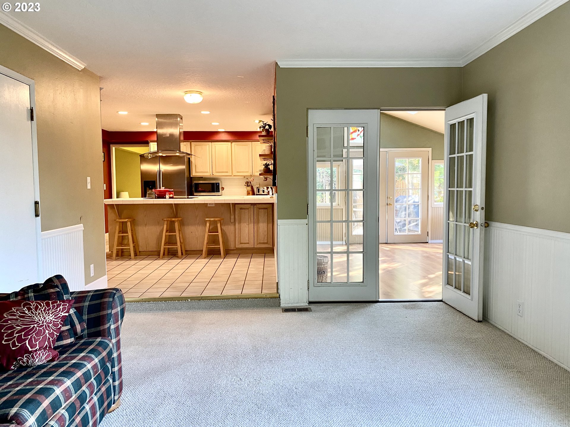 6566 E Street Springfield, OR 97478 - Photo 27 of 46 a living room with furniture and a large window
