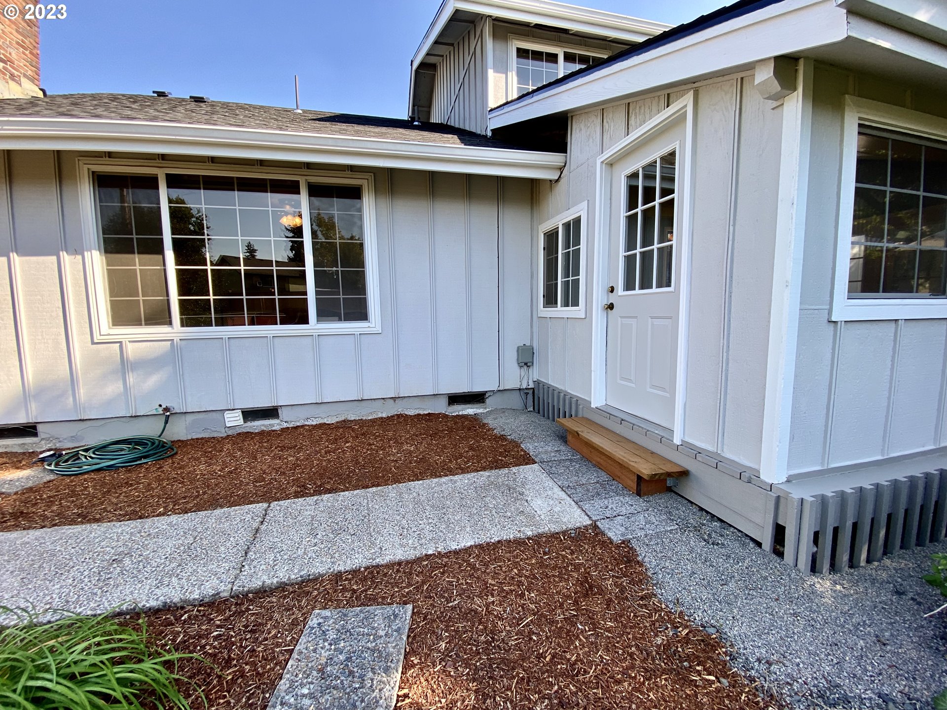 6566 E Street Springfield, OR 97478 - Photo 6 of 46 a front view of a house with a yard