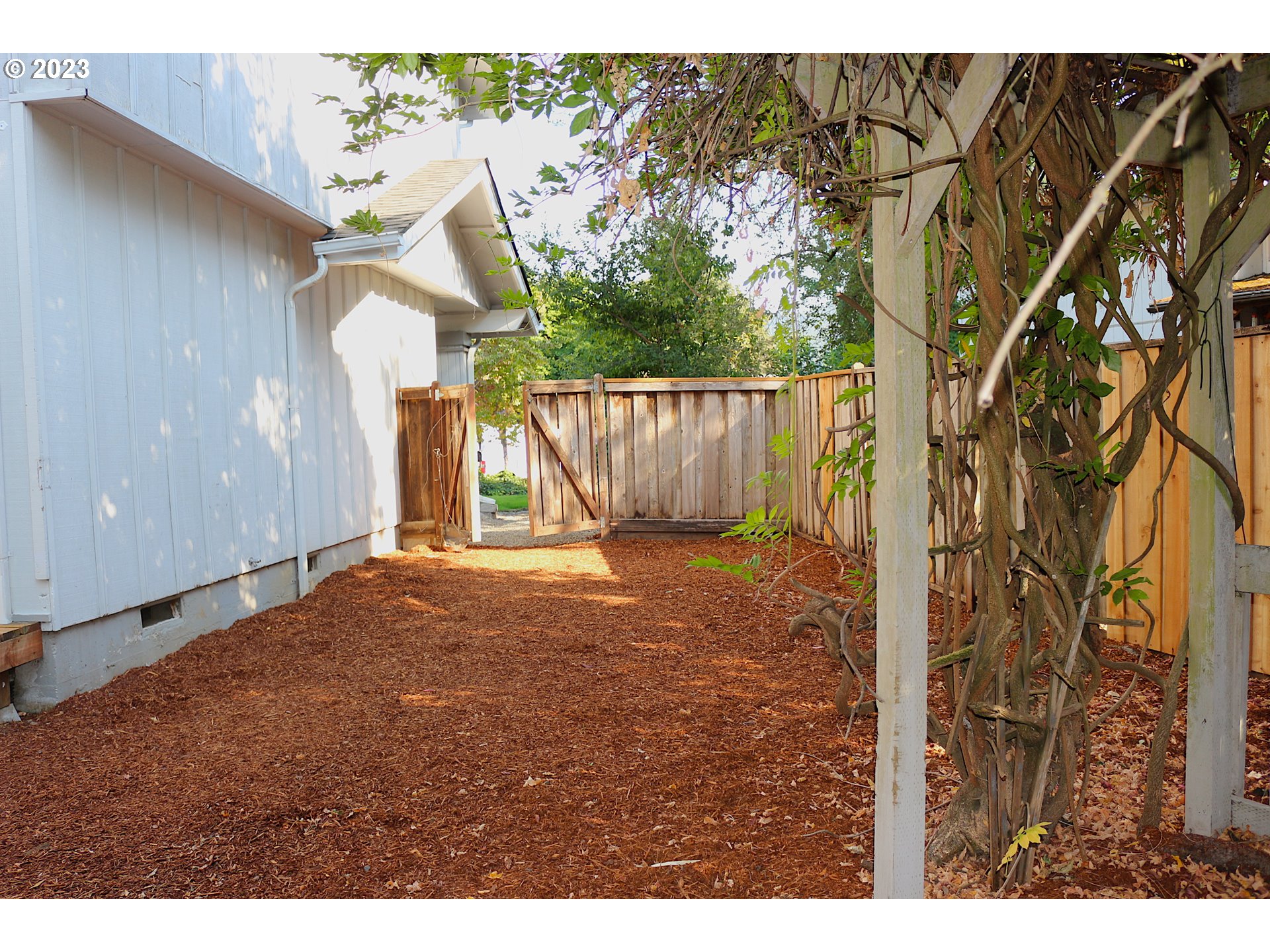 6566 E Street Springfield, OR 97478 - Photo 8 of 46 a view of outdoor space and deck